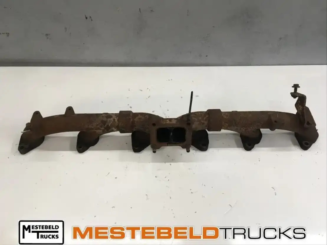 Scania Uitlaatspruitstuk 3-delig R420 - Moteur pour Camion: photos 1 Scania Uitlaatspruitstuk 3-delig R420 - Moteur pour Camion: photos 1