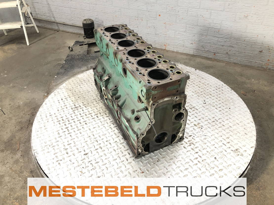 Volvo Motorblok D6A 210 - Moteur et pièces pour Camion: photos 1 Volvo Motorblok D6A 210 - Moteur et pièces pour Camion: photos 1