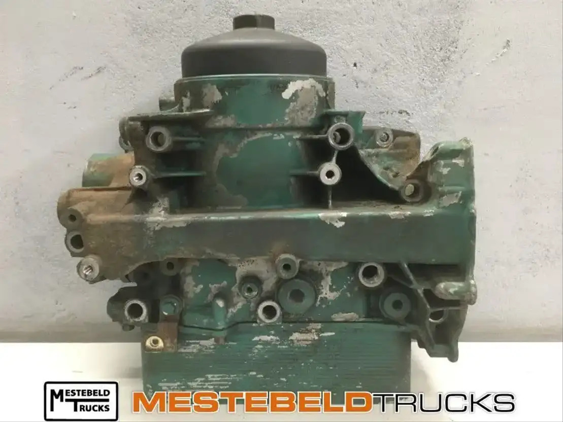 Volvo Oliekoeler / Filter D7 - Moteur pour Camion: photos 1 Volvo Oliekoeler / Filter D7 - Moteur pour Camion: photos 1