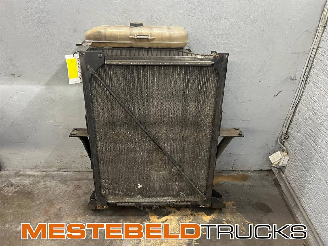Volvo Radiateur - Système de refroidissement pour Camion: photos 1 Volvo Radiateur - Système de refroidissement pour Camion: photos 1