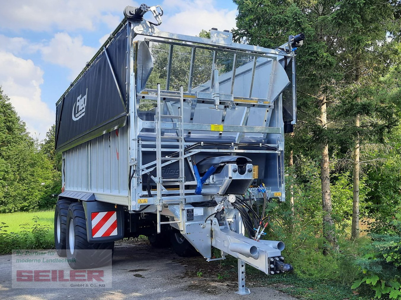 Fliegl ASW 271 TAURUS FOX 40m³ + Top Lift Light - Autochargeuse: photos 2 Fliegl ASW 271 TAURUS FOX 40m³ + Top Lift Light - Autochargeuse: photos 2