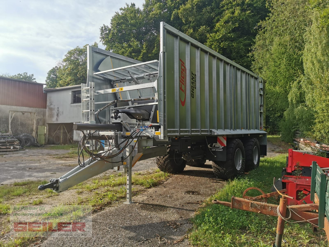 Fliegl ASW 281 GIGANT FOX 45m³ - Autochargeuse: photos 2 Fliegl ASW 281 GIGANT FOX 45m³ - Autochargeuse: photos 2