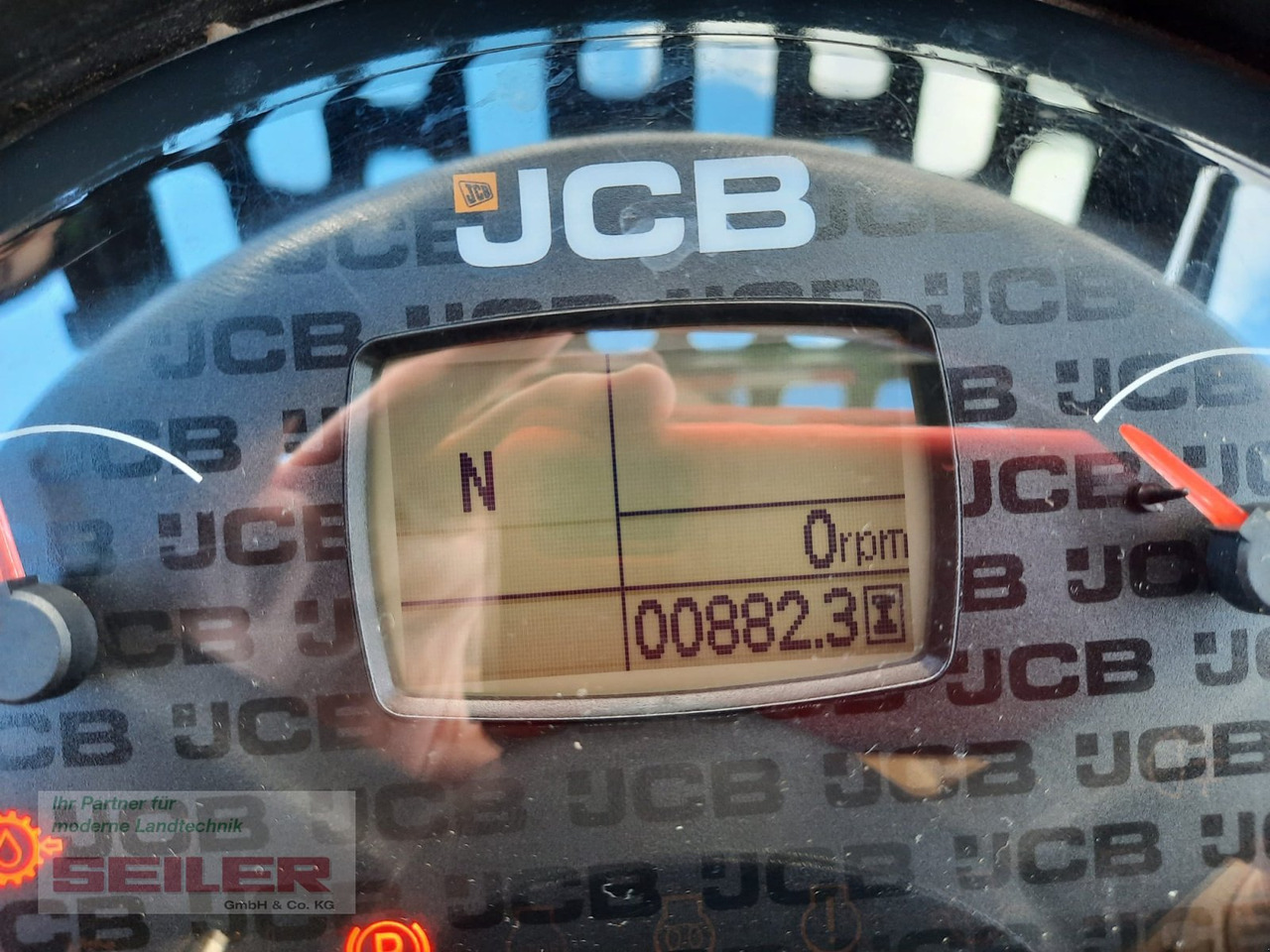 JCB 403 Agri PLUS - Valet de ferme: photos 5 JCB 403 Agri PLUS - Valet de ferme: photos 5