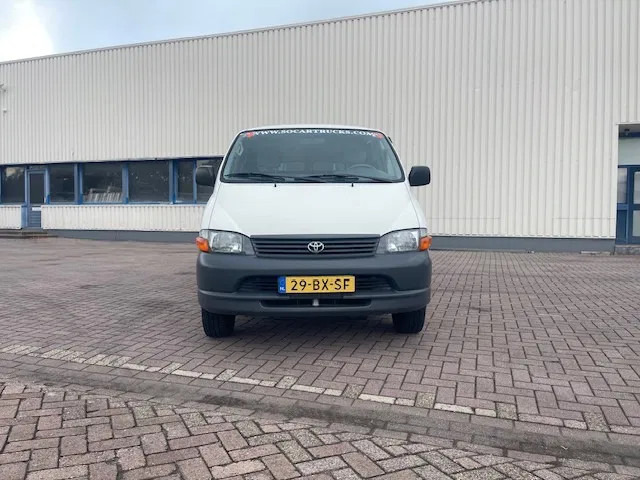 Toyota HiAce 2.5 D4-D 90 Lang Airco - Fourgonnette: photos 2 Toyota HiAce 2.5 D4-D 90 Lang Airco - Fourgonnette: photos 2