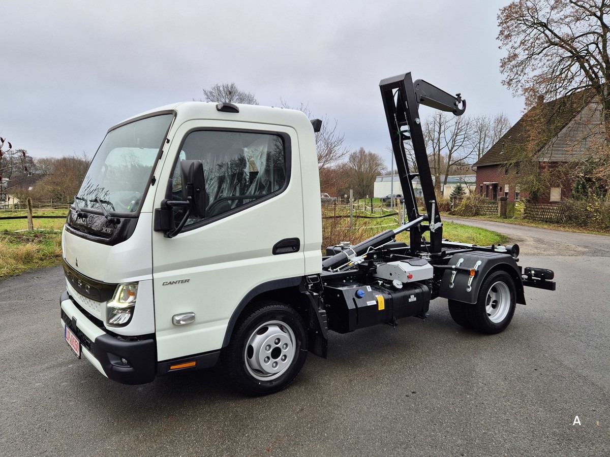 FUSO 3C15 Duonic Aut.City Abrollkipper AHK 3.5T - Camion ampliroll: photos 1 FUSO 3C15 Duonic Aut.City Abrollkipper AHK 3.5T - Camion ampliroll: photos 1