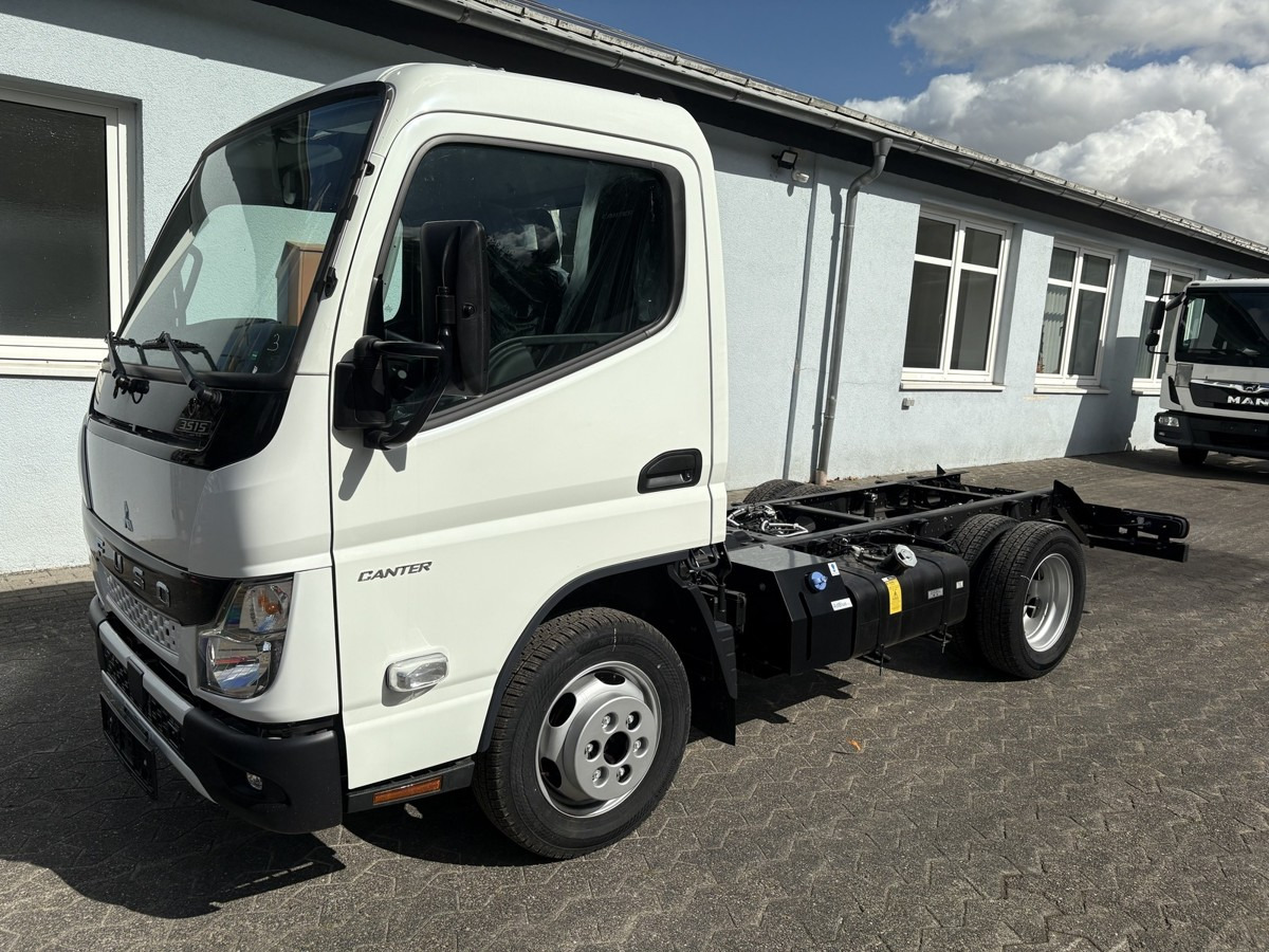 FUSO 3S15 Fahrgestell 2500 Nebenantrieb - Châssis cabine: photos 1 FUSO 3S15 Fahrgestell 2500 Nebenantrieb - Châssis cabine: photos 1