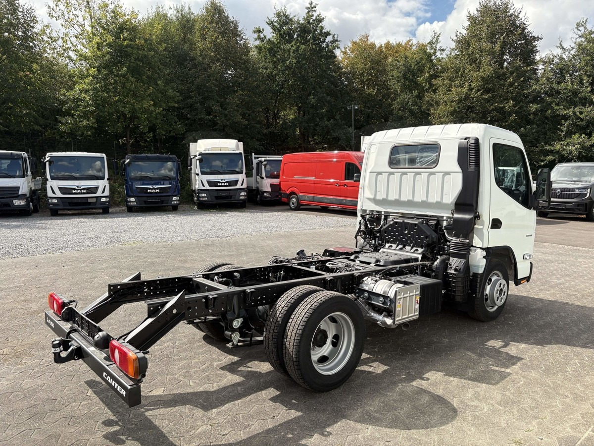 FUSO 3S15 Fahrgestell 2500 Nebenantrieb - Châssis cabine: photos 5 FUSO 3S15 Fahrgestell 2500 Nebenantrieb - Châssis cabine: photos 5