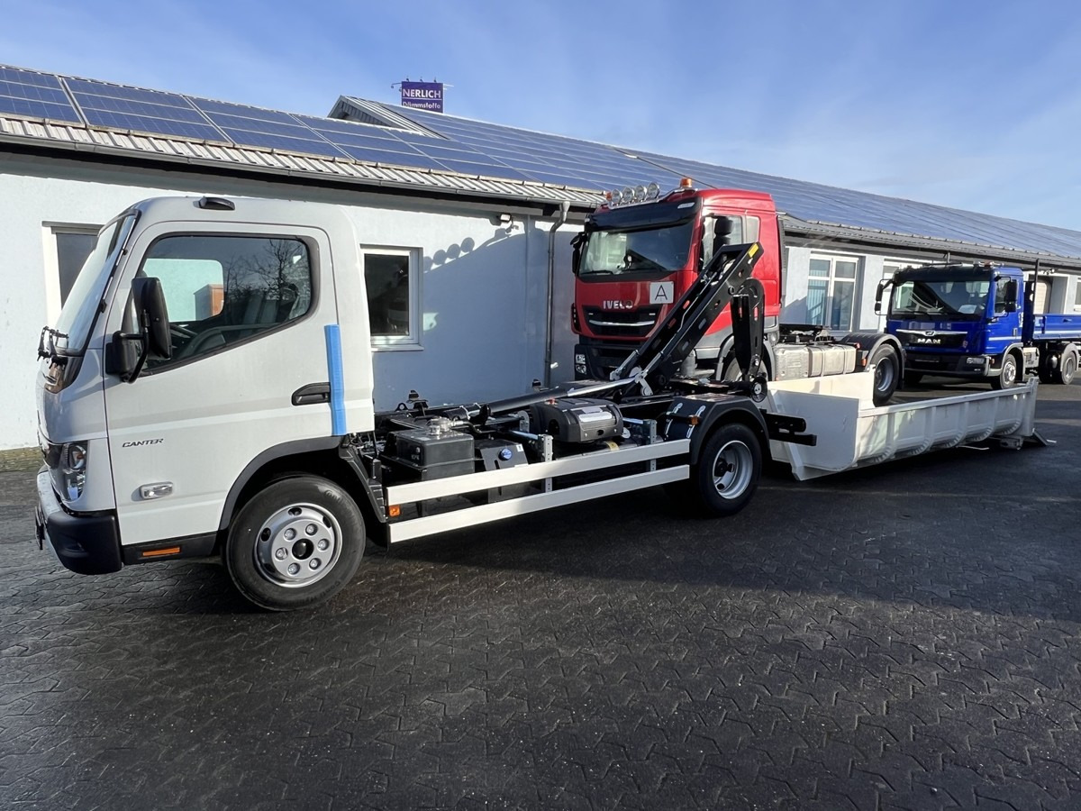 FUSO Canter FUSO 7C18 City Abrollkipper - Camion ampliroll: photos 3 FUSO Canter FUSO 7C18 City Abrollkipper - Camion ampliroll: photos 3