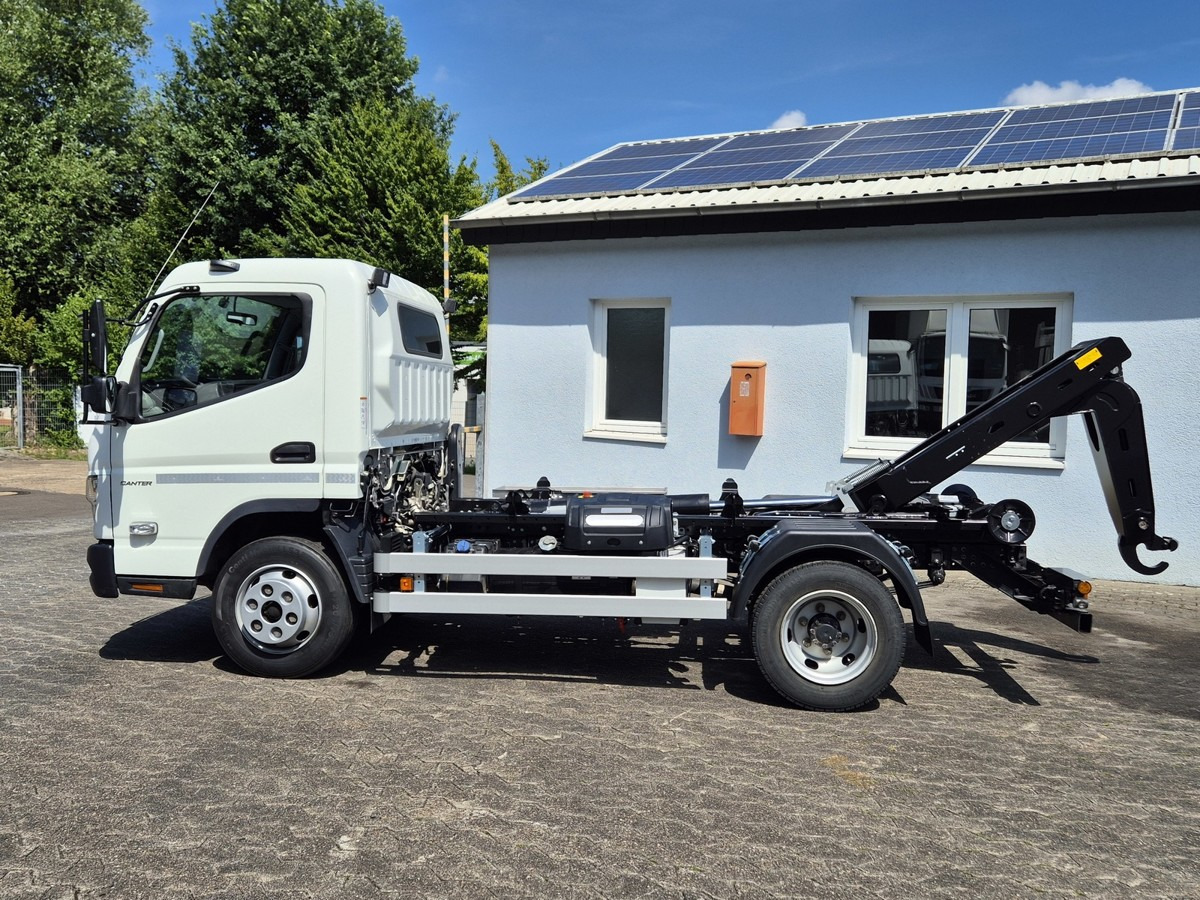 FUSO Fuso Canter 7C18 City Abrollkipper AHK Hooklift - Camion ampliroll: photos 3 FUSO Fuso Canter 7C18 City Abrollkipper AHK Hooklift - Camion ampliroll: photos 3