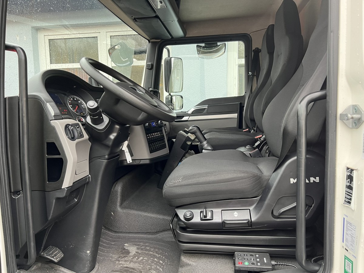MAN TGL 8.190 BL RS 4200 AHK/Luft neuwertig! - Châssis cabine: photos 5 MAN TGL 8.190 BL RS 4200 AHK/Luft neuwertig! - Châssis cabine: photos 5