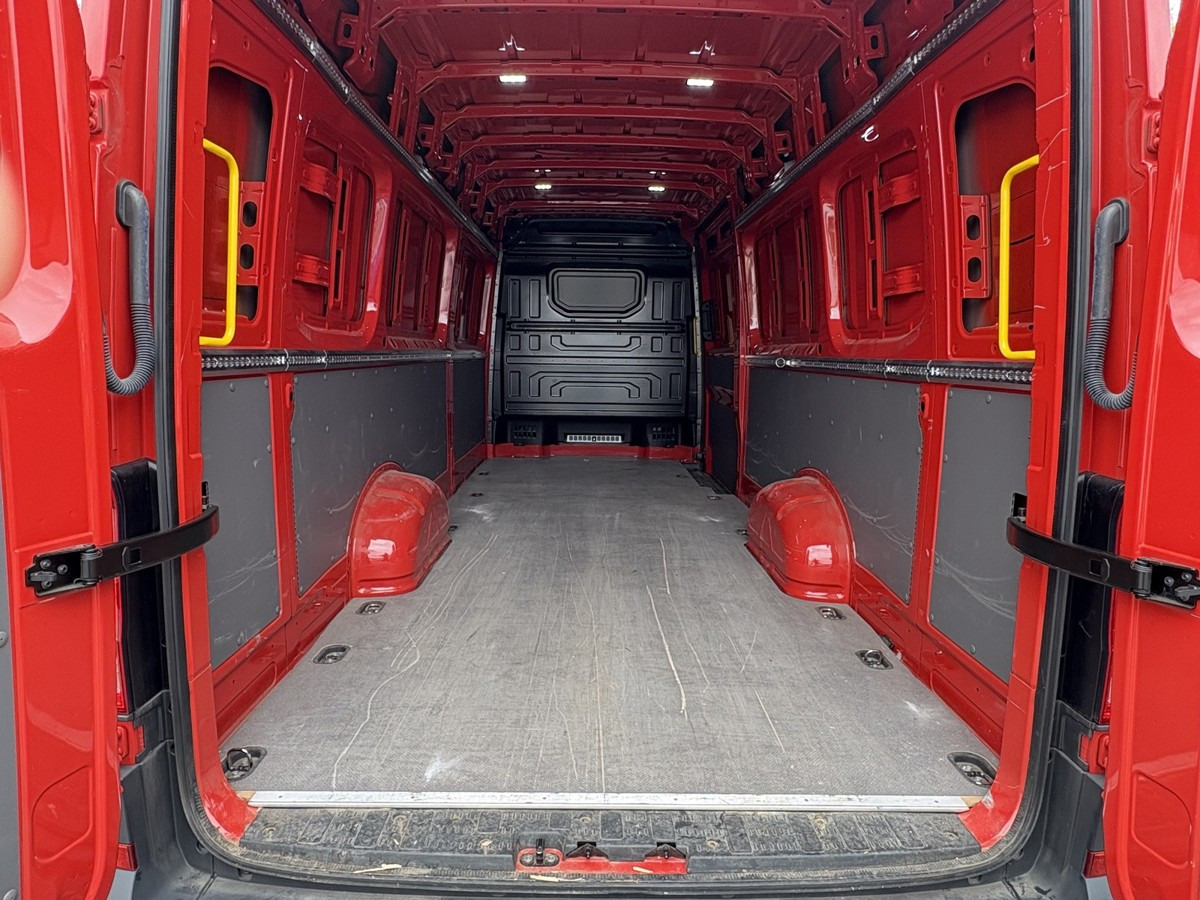 VW Crafter 35 Maxi L5H3 Extralang Kamera sofort ve - Fourgon utilitaire: photos 5 VW Crafter 35 Maxi L5H3 Extralang Kamera sofort ve - Fourgon utilitaire: photos 5