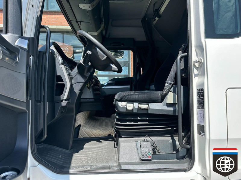 Camion à rideaux coulissants MAN TGX 26.480 RETARDER - NIGHT A/C - 130M3 COMBINATION: photos 12 Camion à rideaux coulissants MAN TGX 26.480 RETARDER - NIGHT A/C - 130M3 COMBINATION: photos 12