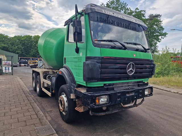 Mercedes-Benz 2527 B 6X4 - Camion malaxeur: photos 3 Mercedes-Benz 2527 B 6X4 - Camion malaxeur: photos 3