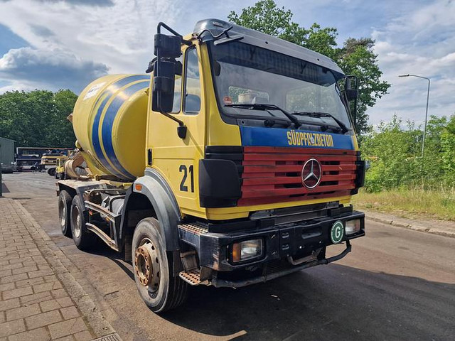 Mercedes-Benz 2527 B 6X4 - Camion malaxeur: photos 3 Mercedes-Benz 2527 B 6X4 - Camion malaxeur: photos 3