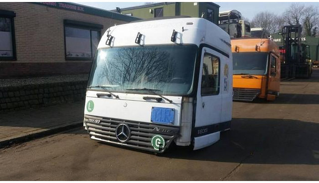 Mercedes-Benz 1835 - Pièces de rechange: photos 1 Mercedes-Benz 1835 - Pièces de rechange: photos 1