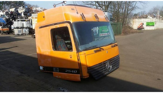 Mercedes-Benz 2540 - Pièces de rechange: photos 1 Mercedes-Benz 2540 - Pièces de rechange: photos 1