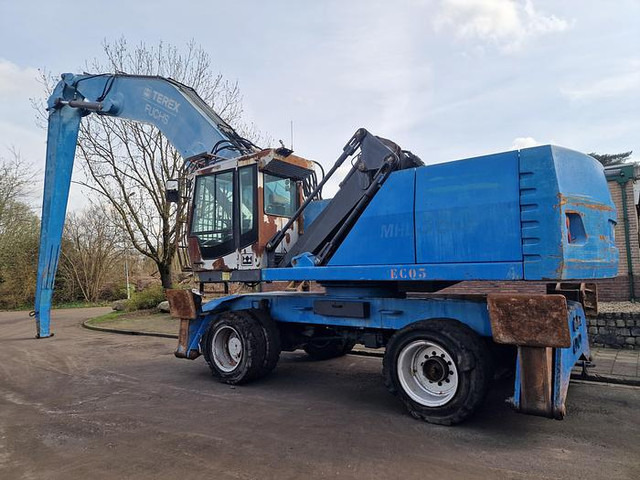 Terex FUCHS MHL 360 - Pelle de manutention: photos 2 Terex FUCHS MHL 360 - Pelle de manutention: photos 2