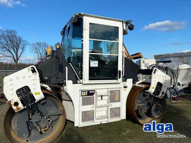 Caterpillar CD54B, Streuer, Kantenschneider, Tandemwalzenzug - Compacteur: photos 1 Caterpillar CD54B, Streuer, Kantenschneider, Tandemwalzenzug - Compacteur: photos 1