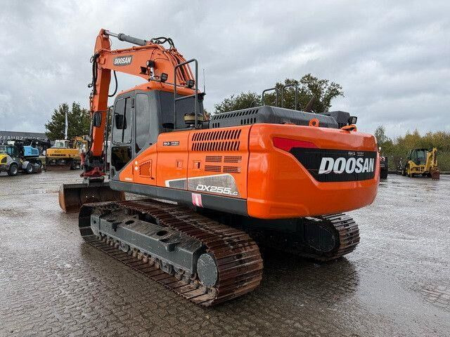 Doosan DX 255 LC-5, Rototilt,Div. Löffel,Greifer+Hammer - Pelle sur chenille: photos 3 Doosan DX 255 LC-5, Rototilt,Div. Löffel,Greifer+Hammer - Pelle sur chenille: photos 3