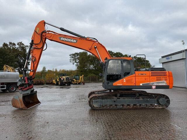 Doosan DX 255 LC-5, Rototilt,Div. Löffel,Greifer+Hammer - Pelle sur chenille: photos 2 Doosan DX 255 LC-5, Rototilt,Div. Löffel,Greifer+Hammer - Pelle sur chenille: photos 2
