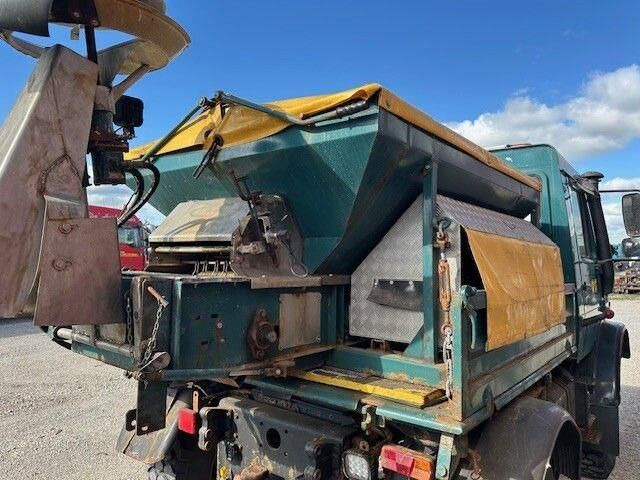 Unimog U 1400 4x4,Winterdienst,Schneeschild,Salzstreuer - Engins de chantier: photos 2 Unimog U 1400 4x4,Winterdienst,Schneeschild,Salzstreuer - Engins de chantier: photos 2