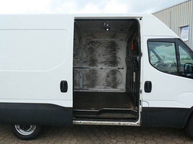 Iveco Daily 35S14/Hochdach/AHK/Klima - Fourgon utilitaire: photos 4 Iveco Daily 35S14/Hochdach/AHK/Klima - Fourgon utilitaire: photos 4