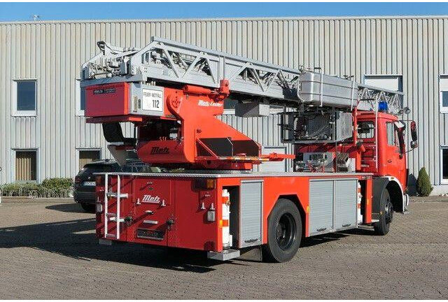 Mercedes-Benz 1422 F 4x2, Drehleiter DLK 23-12, Metz, 30m - Camion de pompier: photos 3 Mercedes-Benz 1422 F 4x2, Drehleiter DLK 23-12, Metz, 30m - Camion de pompier: photos 3
