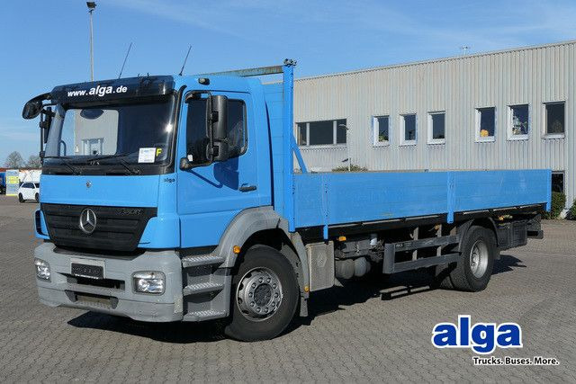 Mercedes-Benz 1824 L Axor 4x2, 3. Sitz, AHK, Gerüstbau, Klima Mercedes-Benz 1824 L Axor 4x2, 3. Sitz, AHK, Gerüstbau, Klima - Camion plateau: photos 1 Mercedes-Benz 1824 L Axor 4x2, 3. Sitz, AHK, Gerüstbau, Klima Mercedes-Benz 1824 L Axor 4x2, 3. Sitz, AHK, Gerüstbau, Klima - Camion plateau: photos 1