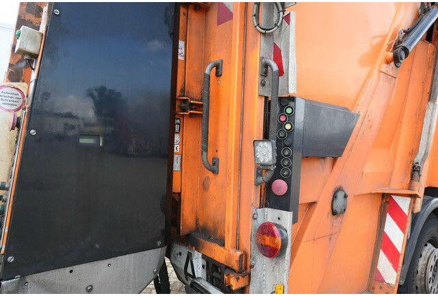 Mercedes-Benz 2532 L Actros 6x2, Faun, Zöller, 24m³, MP3, AC - Benne à ordures ménagères: photos 5 Mercedes-Benz 2532 L Actros 6x2, Faun, Zöller, 24m³, MP3, AC - Benne à ordures ménagères: photos 5