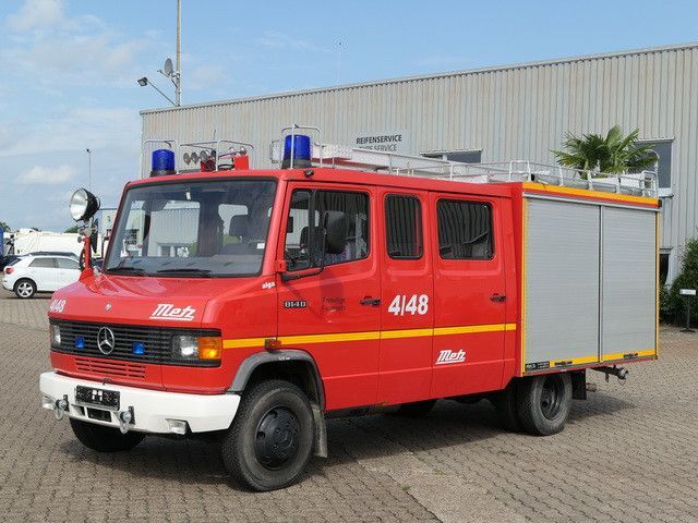 Mercedes-Benz 814 D/Feuerwehr/Metz/Wassertank/Pumpe - Camion de pompier: photos 4 Mercedes-Benz 814 D/Feuerwehr/Metz/Wassertank/Pumpe - Camion de pompier: photos 4