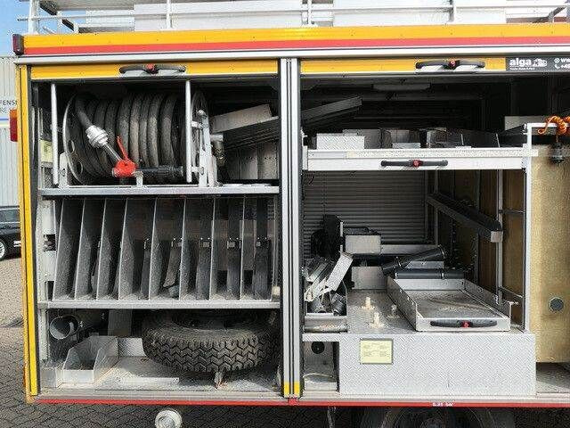 Mercedes-Benz 814 D/Feuerwehr/Metz/Wassertank/Pumpe - Camion de pompier: photos 3 Mercedes-Benz 814 D/Feuerwehr/Metz/Wassertank/Pumpe - Camion de pompier: photos 3