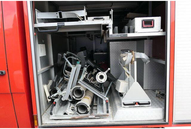 Mercedes-Benz 814 F/Feuerwehr/Pumpe/9 Sitze - Camion de pompier: photos 5 Mercedes-Benz 814 F/Feuerwehr/Pumpe/9 Sitze - Camion de pompier: photos 5