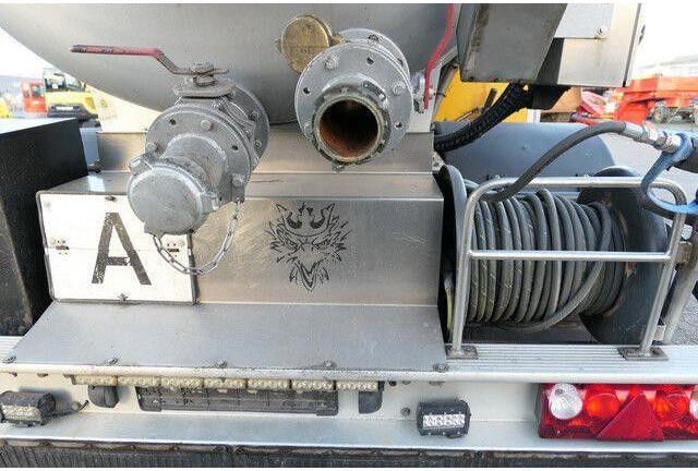 Tank Saug Truck XXL 18,Kanalreiniger,Pumpe,Alu-Felgen - Camion vidangeur: photos 3 Tank Saug Truck XXL 18,Kanalreiniger,Pumpe,Alu-Felgen - Camion vidangeur: photos 3