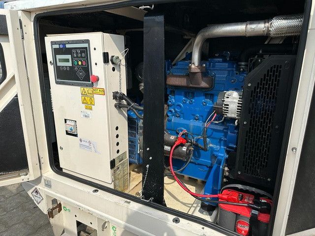 Wilson P33-2 Stromgenrator, 33kVA, Perkins, TOP - Groupe électrogène: photos 5 Wilson P33-2 Stromgenrator, 33kVA, Perkins, TOP - Groupe électrogène: photos 5
