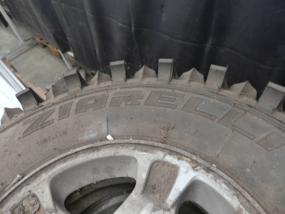 4 Roues pour Ziarelli Brutale 4X4 En provenance de Mitsubishi Pajero - Roue complète pour Tracteur agricole: photos 2 4 Roues pour Ziarelli Brutale 4X4 En provenance de Mitsubishi Pajero - Roue complète pour Tracteur agricole: photos 2