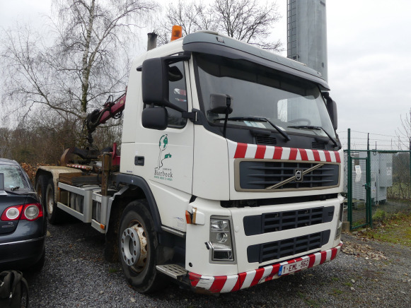 Camion porte container avec grue Volvo FM/FH 6X4 8.0 (2003-205.179 km) - Camion porte-conteneur/ Caisse mobile: photos 3 Camion porte container avec grue Volvo FM/FH 6X4 8.0 (2003-205.179 km) - Camion porte-conteneur/ Caisse mobile: photos 3