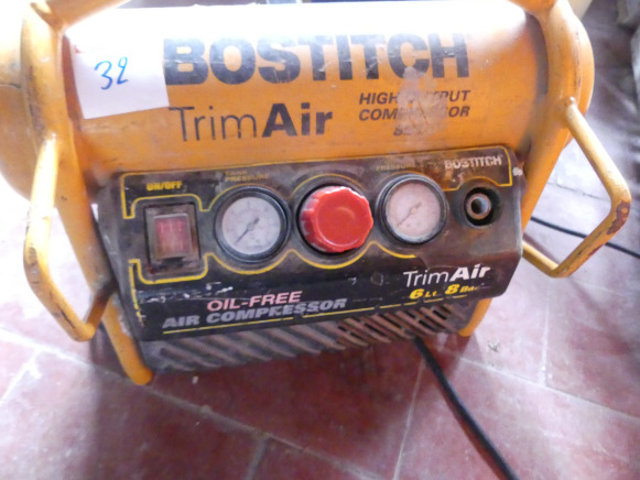 Compresseur compact Bostitch Trim Air - Compresseur d'air: photos 2 Compresseur compact Bostitch Trim Air - Compresseur d'air: photos 2