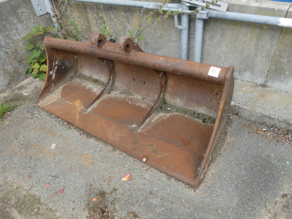 Godet pour bobcat - Godet pour chargeur: photos 1 Godet pour bobcat - Godet pour chargeur: photos 1