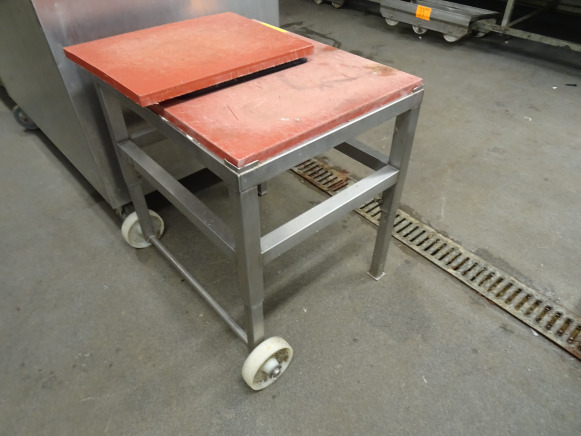 Petite table d'appoint - Machine agroalimentaire: photos 2 Petite table d'appoint - Machine agroalimentaire: photos 2