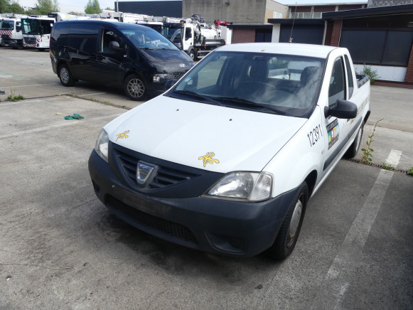 REF:12391 - Camionnette pickup Dacia Logan 1.5 DCI (2011-175.387 km) - Pick-up: photos 1 REF:12391 - Camionnette pickup Dacia Logan 1.5 DCI (2011-175.387 km) - Pick-up: photos 1