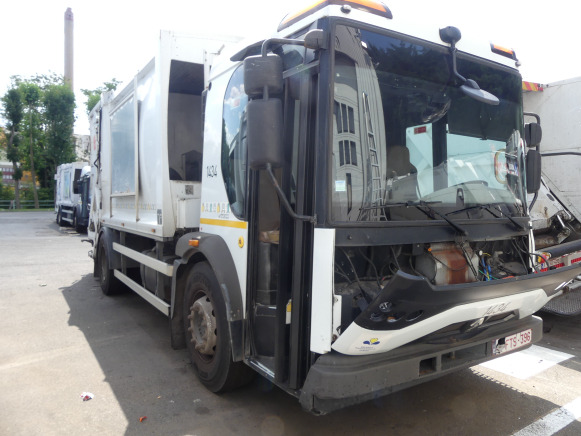 REF:1434 - Camion poubelle (pour pièces) Renault Access (2013-204.150 km) - Benne à ordures ménagères: photos 2 REF:1434 - Camion poubelle (pour pièces) Renault Access (2013-204.150 km) - Benne à ordures ménagères: photos 2