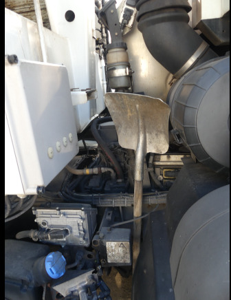 REF:1436 - Camion poubelle Renault Access (2013-162.300 km) - Benne à ordures ménagères: photos 5 REF:1436 - Camion poubelle Renault Access (2013-162.300 km) - Benne à ordures ménagères: photos 5