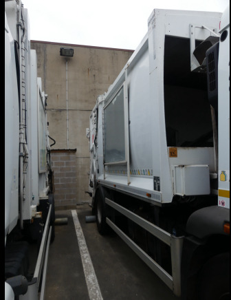 REF:1449 - Camion poubelle Renault Access (2013-174.062 km)(VIN: SEG1930BL5BD17227) - Benne à ordures ménagères: photos 4 REF:1449 - Camion poubelle Renault Access (2013-174.062 km)(VIN: SEG1930BL5BD17227) - Benne à ordures ménagères: photos 4