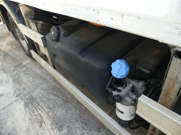 REF:69339 - Camion poubelle Renault Midlum 180DXI (2011-119.748 km) - Benne à ordures ménagères: photos 4 REF:69339 - Camion poubelle Renault Midlum 180DXI (2011-119.748 km) - Benne à ordures ménagères: photos 4