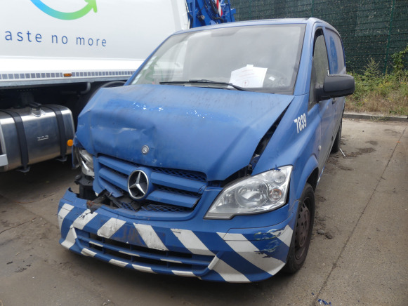 REF:7839 - Voiture accidentée Mercedes-Benz - Voiture: photos 1 REF:7839 - Voiture accidentée Mercedes-Benz - Voiture: photos 1