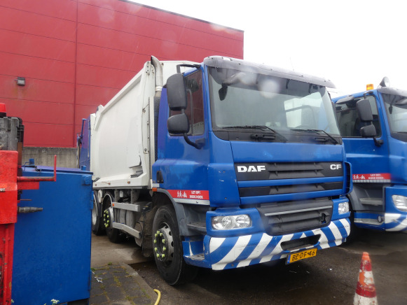 REF:BZ-DF-46 - Camion poubelle DAF FAG CF75 (2011-333.637 km) - Benne à ordures ménagères: photos 2 REF:BZ-DF-46 - Camion poubelle DAF FAG CF75 (2011-333.637 km) - Benne à ordures ménagères: photos 2