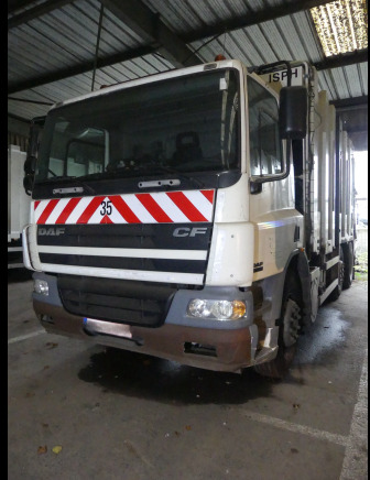 REF:C35 - Camion poubelle (pour pièces) DAF CF75.310 - Benne à ordures ménagères: photos 1 REF:C35 - Camion poubelle (pour pièces) DAF CF75.310 - Benne à ordures ménagères: photos 1