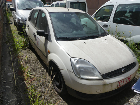 REF:Immatriculée sous : SPI-110 - Voiture Ford FIESTA - Voiture: photos 2 REF:Immatriculée sous : SPI-110 - Voiture Ford FIESTA - Voiture: photos 2