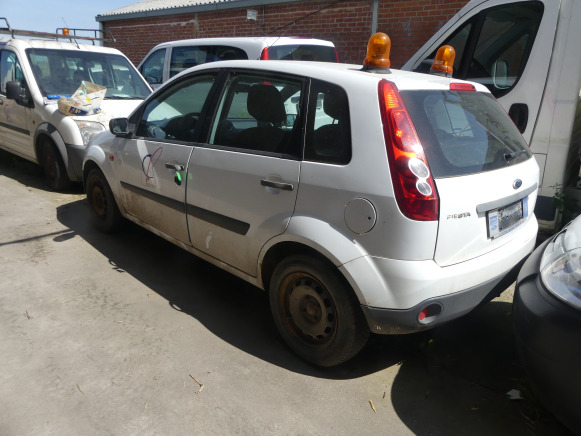 Voiture Ford FIESTA - Voiture: photos 2 Voiture Ford FIESTA - Voiture: photos 2