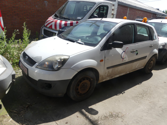 Voiture Ford FIESTA - Voiture: photos 1 Voiture Ford FIESTA - Voiture: photos 1